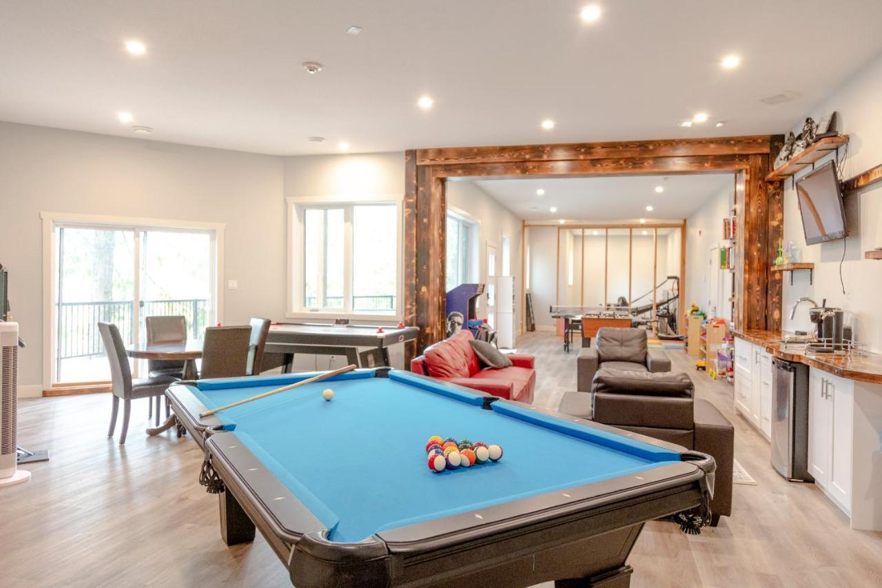 Ski In Ski Out With Huge Game Room And Hot Tub Fernie Exterior photo