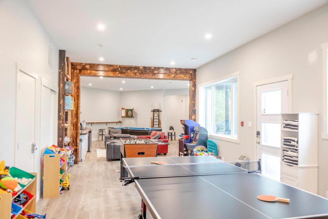Ski In Ski Out With Huge Game Room And Hot Tub Fernie Exterior photo