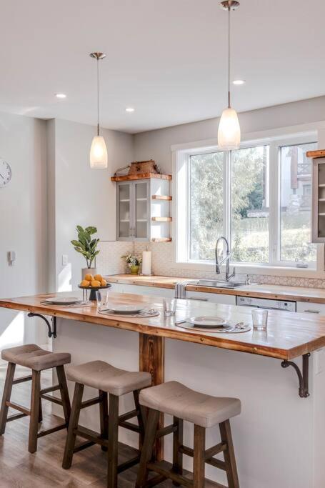 Ski In Ski Out With Huge Game Room And Hot Tub Fernie Exterior photo