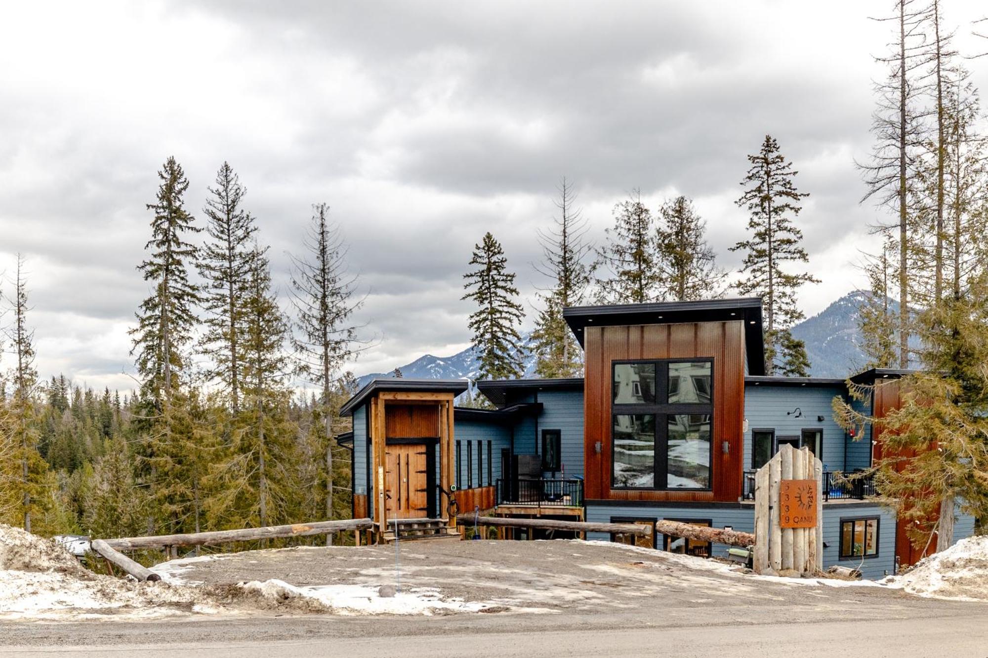 Ski In Ski Out With Huge Game Room And Hot Tub Fernie Exterior photo
